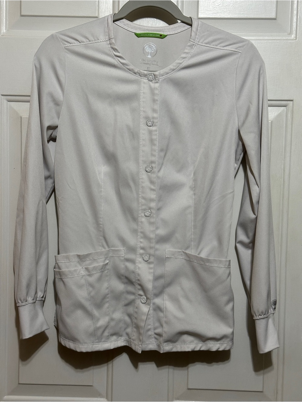 HEALING HANDS HH Works L/S 'Megan Snap Front Scrub Jacket' - White 5500 X-small